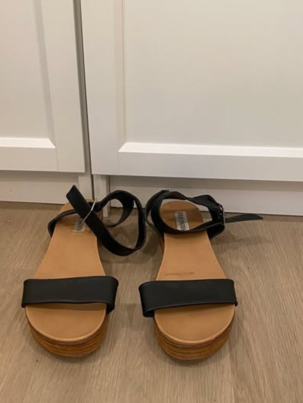 Steve Madden "Alexa" Faux Leather Sandals – Size 7.5